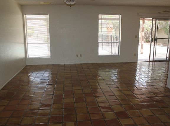 3rd image of 926 E Le Marche Ave
