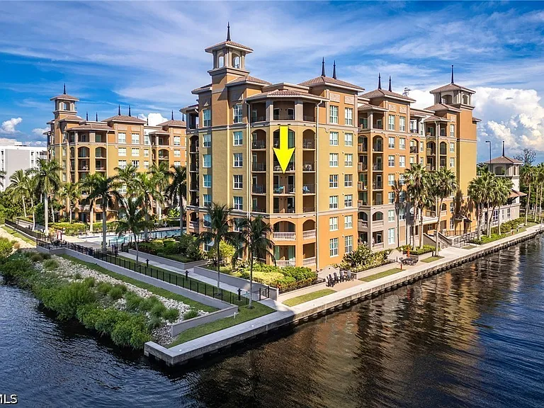 2825 Palm Beach Blvd #401 — Photo 4