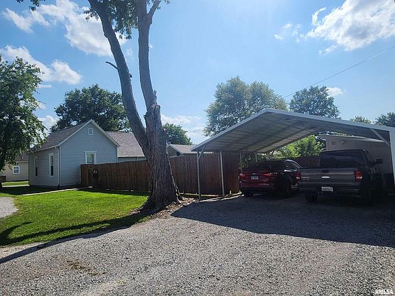 5th image of 313 E Parker St