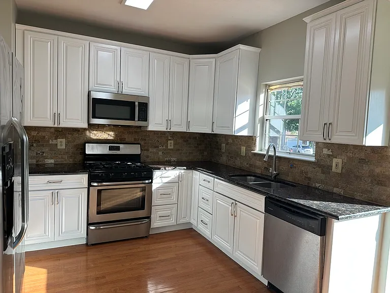 2427 Clover Field Cir — Photo 13