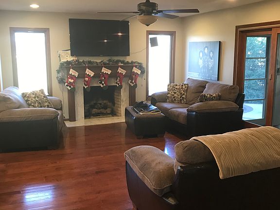 3rd image of 690 White Tail Dr