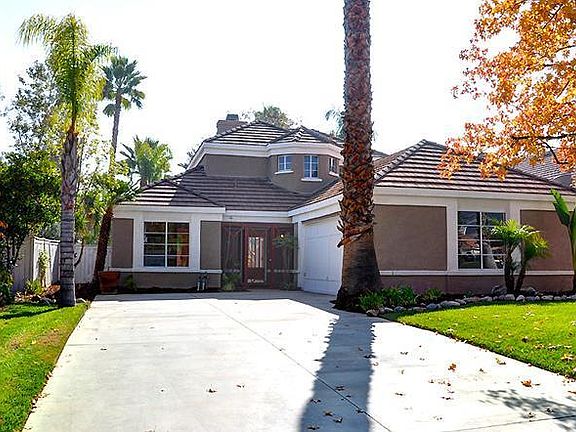 3rd image of 37527 Vineyard Knoll Dr