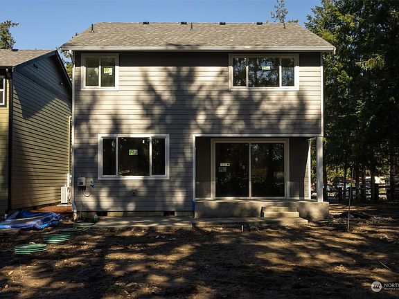 3rd image of 702 160th Street S