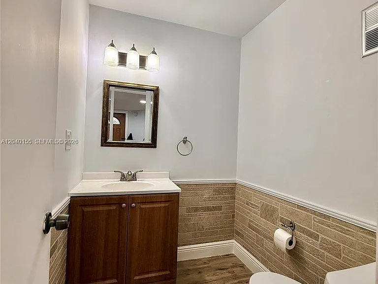 9717 N New River Canal Road 406 #406 — Photo 19