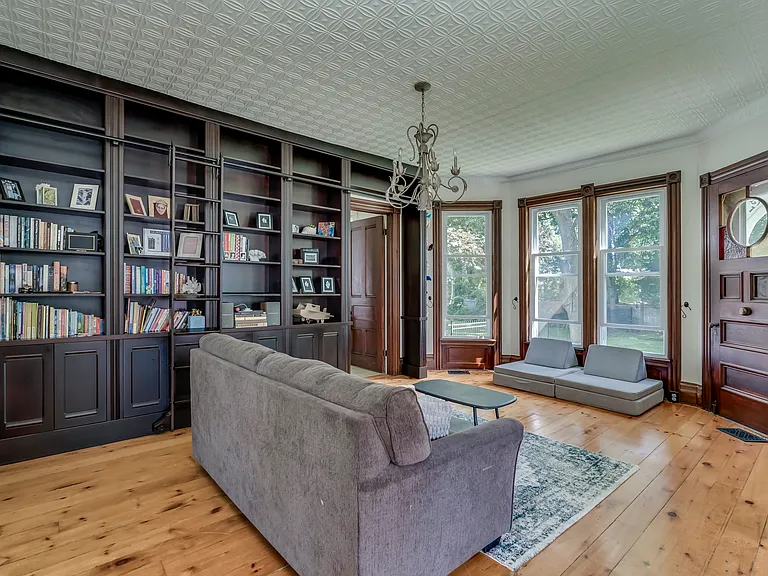 208 S Broad St — Photo 4