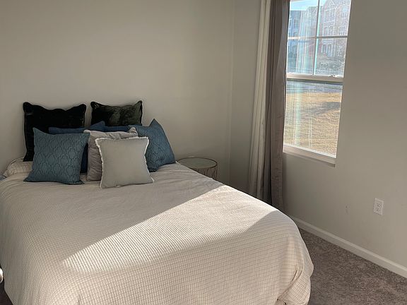 2nd image of 2443 Kasota Ln