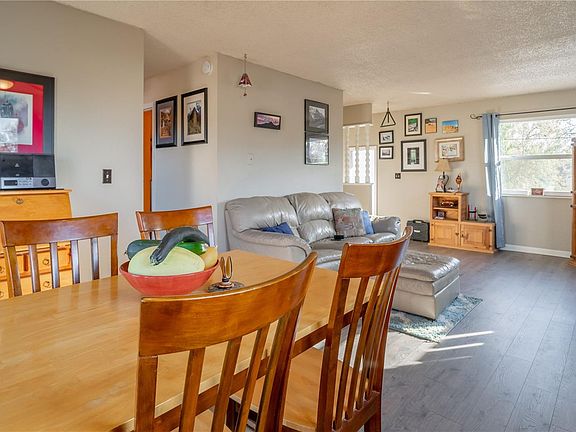 2nd image of 114 W Union Ave