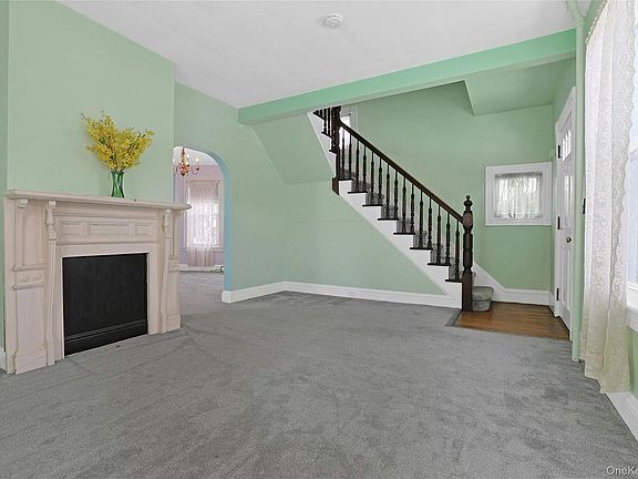 3rd image of 9 Clinton Place