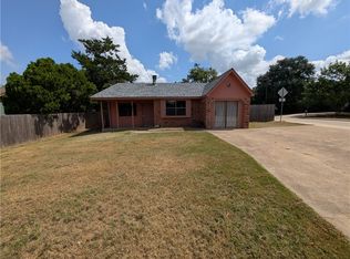 2901 Minnesota Ave, Bryan, TX 77803