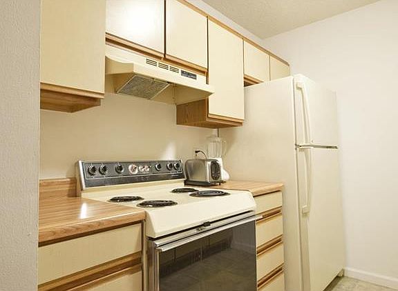 3rd image of 9037 N Swan Cir