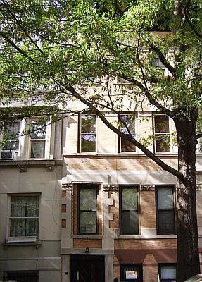 Rented by Perry Associates NYC Inc | media 25