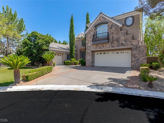 2nd image of 300 Kingsclear Ct