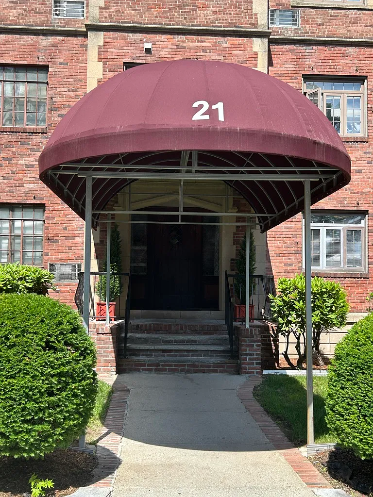 Building Photo - 22 Fruit St #2G