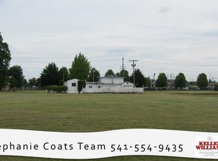 2080 Laura St, Springfield, OR 97477