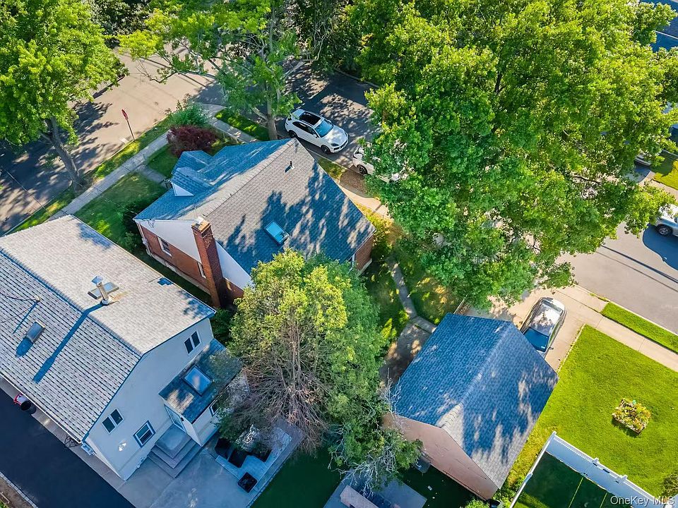 1st image of 850 Washington Street