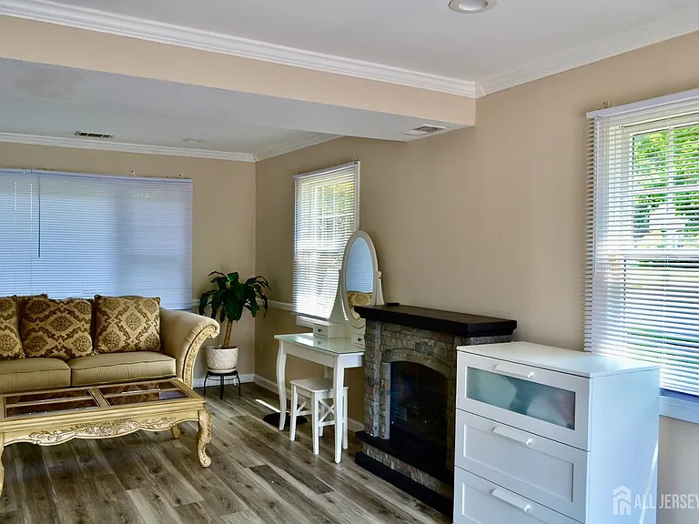 2 Albemarle Rd — Photo 17