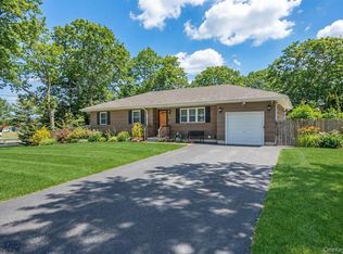 126 Floyd Road, Shirley, NY 11967