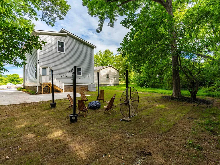 1213 S Person St — Photo 59