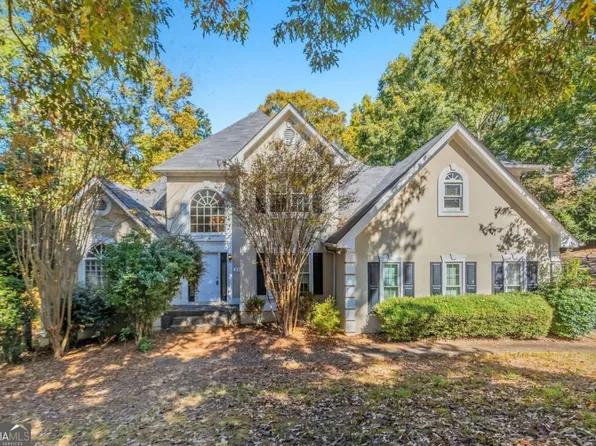 527 Country Club Dr, Stockbridge, GA 30281