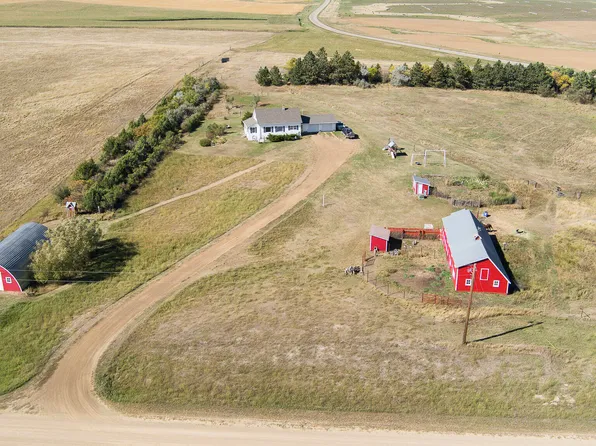 6890 51st Ave SW, Carson, ND 58529