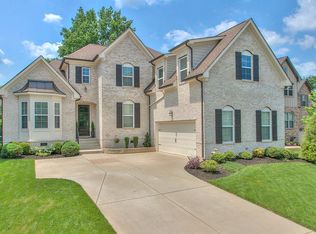 2707 Dunstan Place Dr, Thompsons Station, TN 37179