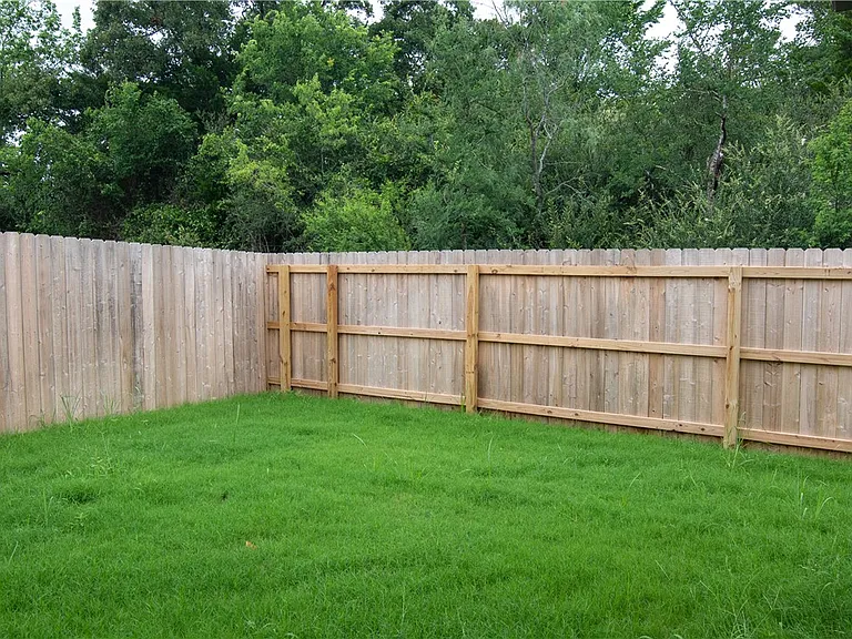 5689 Fox Bluff Dr — Photo 18