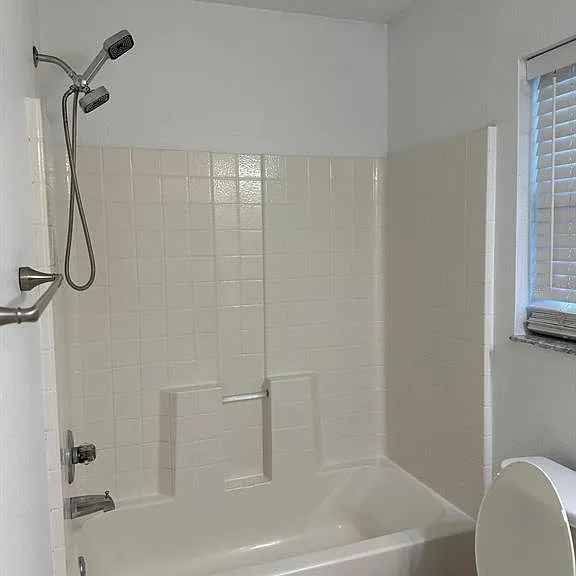 2149 N Normandy Blvd — Photo 8