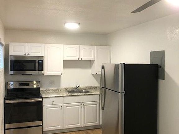 3rd image of 3833 Marconi Ave APT 102