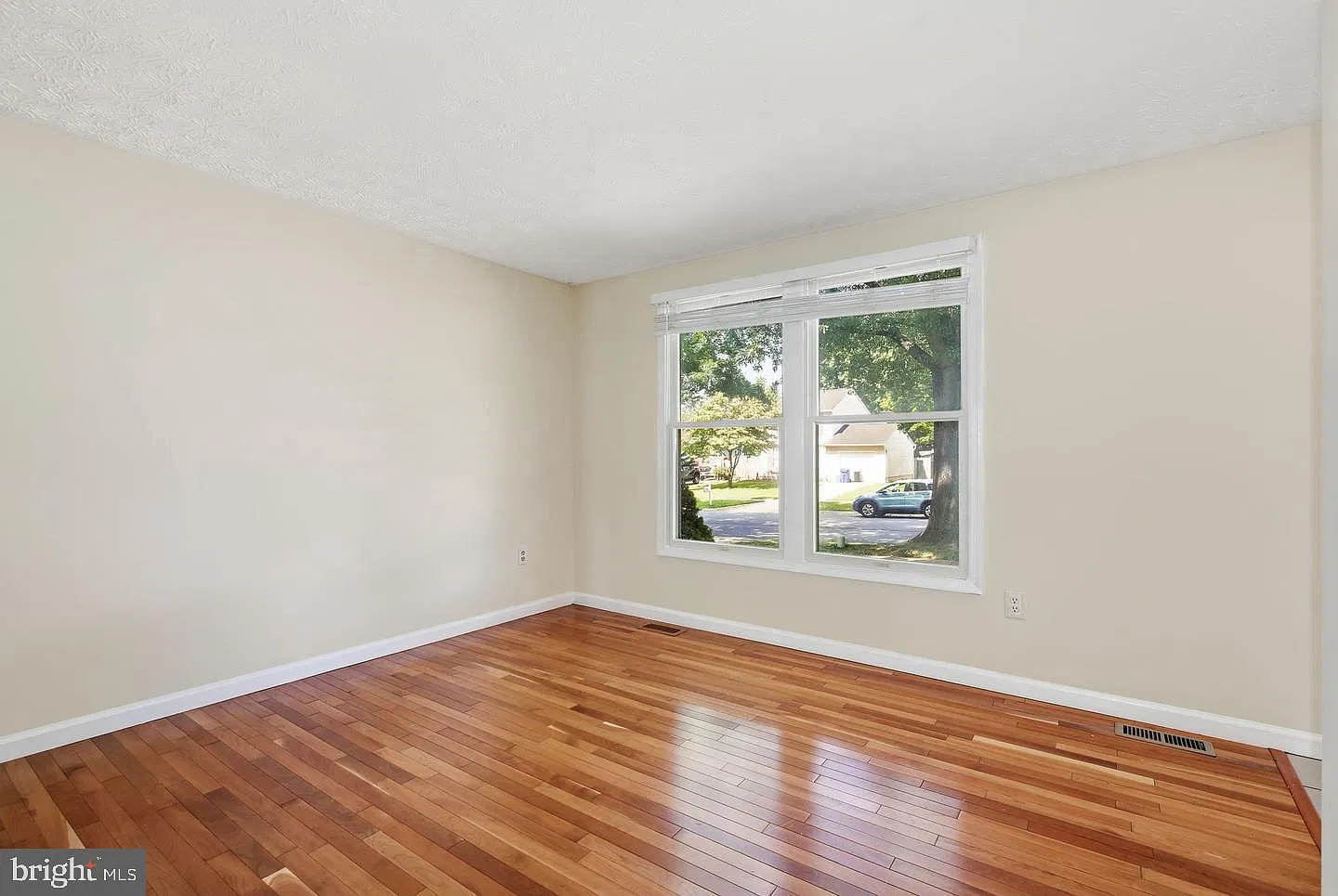 4 bed, 3.5 bath, 1388 sqft, $3,150 — Photo 4