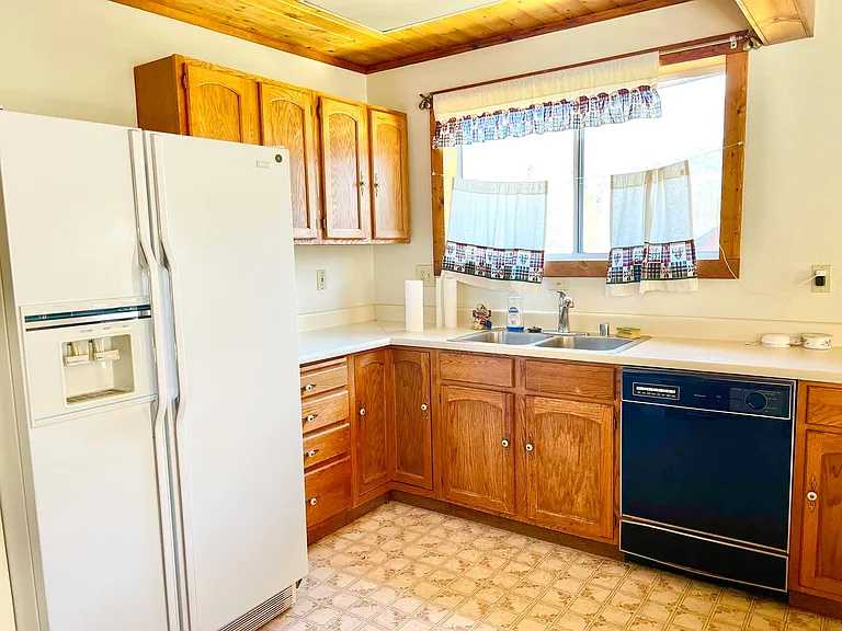 16420 Huron Dr — Photo 10