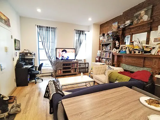 Rented by EXR | media 2