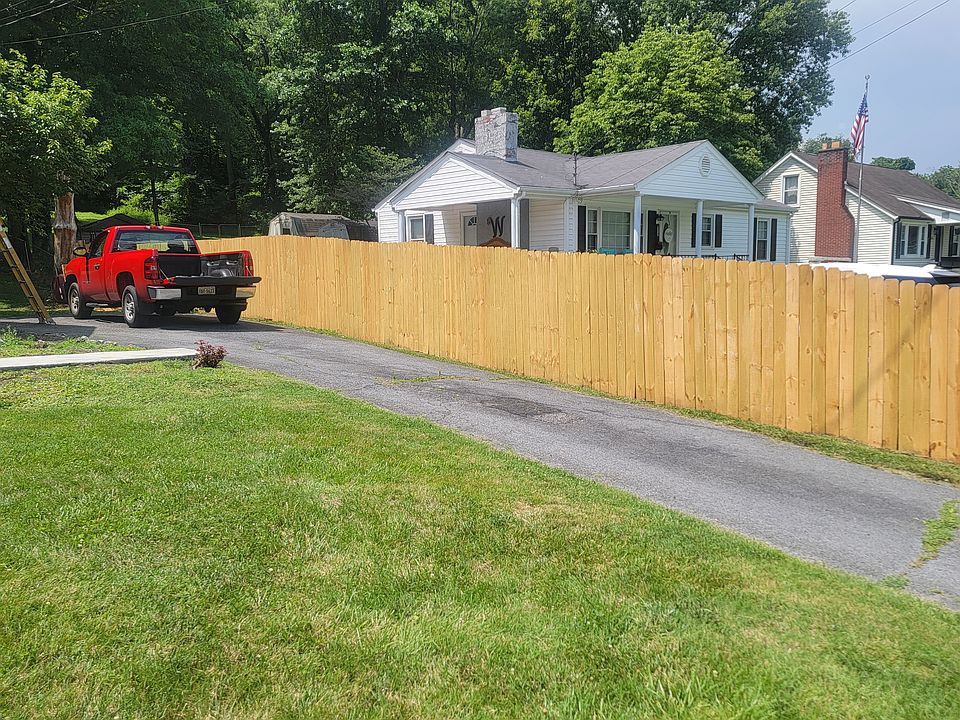 2nd image of 1661 Valley Dr