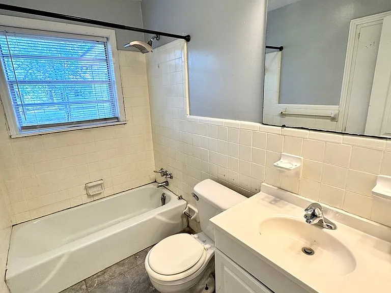 304 Azalea Dr — Photo 11