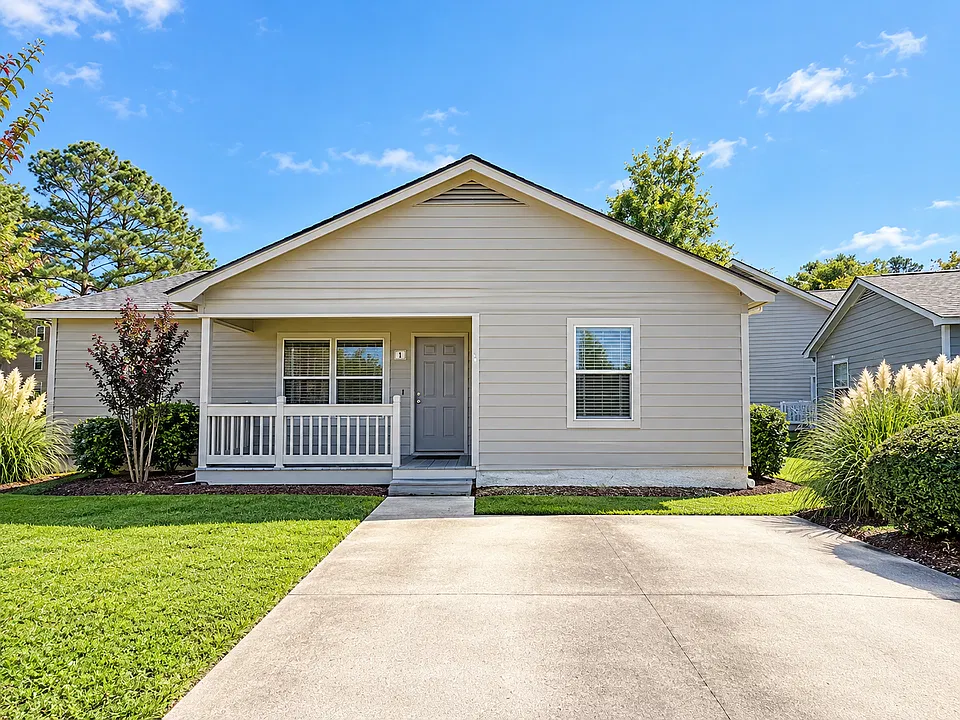 1 Foxcroft Ln