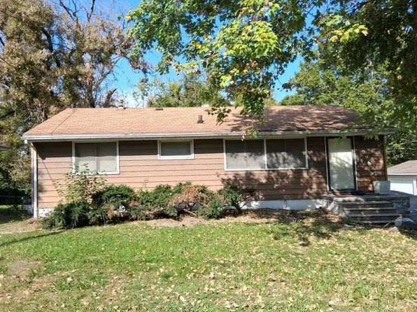 2962 E Oak Park Ave, Des Moines, IA 50317