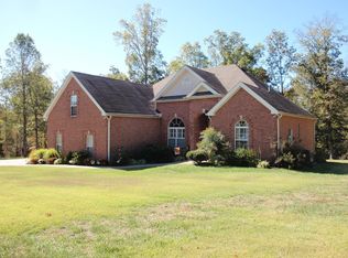 4589 General Foriest Cir, Bon Aqua, TN 37025
