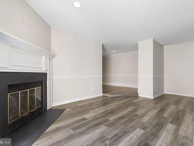 20218 Halethorpe Ln #215 — Photo 12