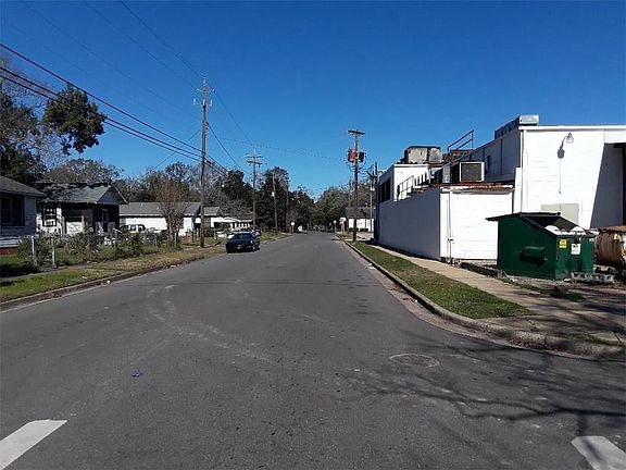 4th image of 707 Marine St
