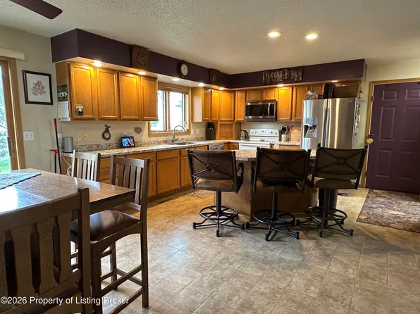 8501 144th Ave SW, Bowman, ND 58623