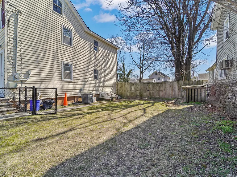 133 Augusta St — Photo 20