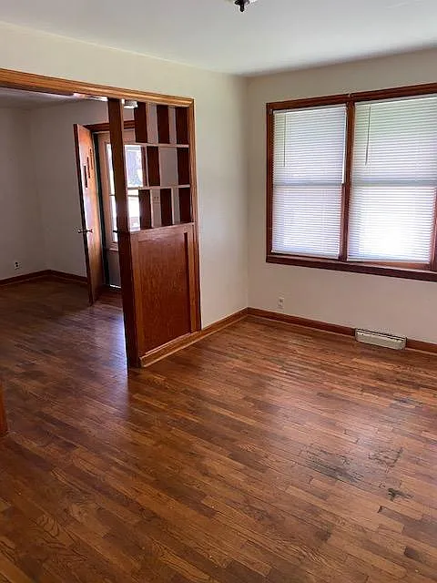 3 bed, 978 sqft, $1,150 — Photo 2