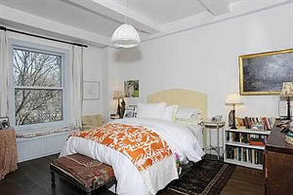 Sold by Douglas Elliman | media 22