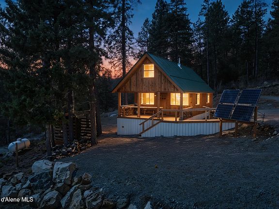 5th image of 595 Snowcat Ln
