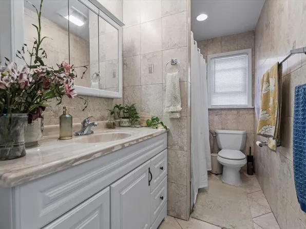 243-17 72nd Avenue image 24 of 29