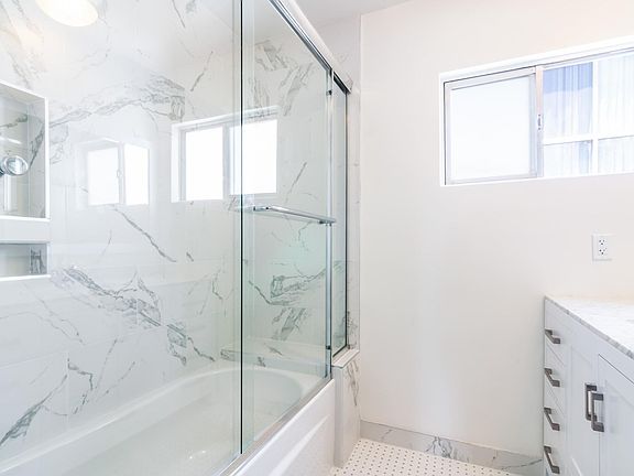 3rd image of 7548 Hampton Ave APT 303
