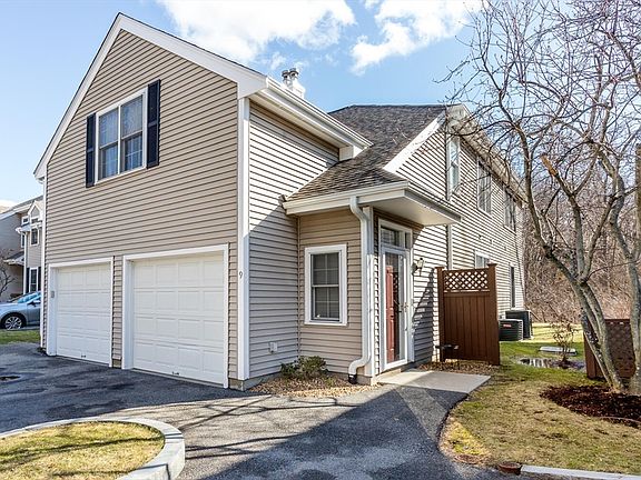 2nd image of 9 Evergreen Cir #9
