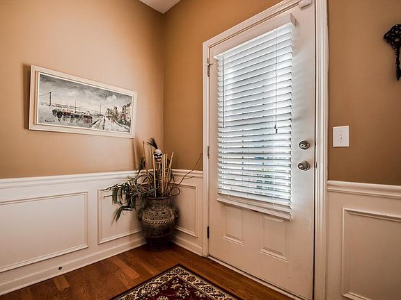 3rd image of 6165 Elmshorn Way