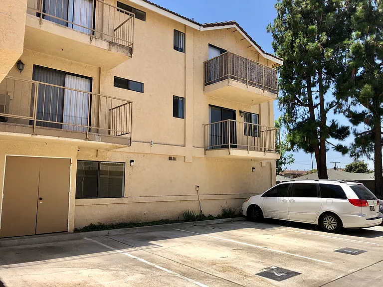 5831 Kingman Ave — Photo 7