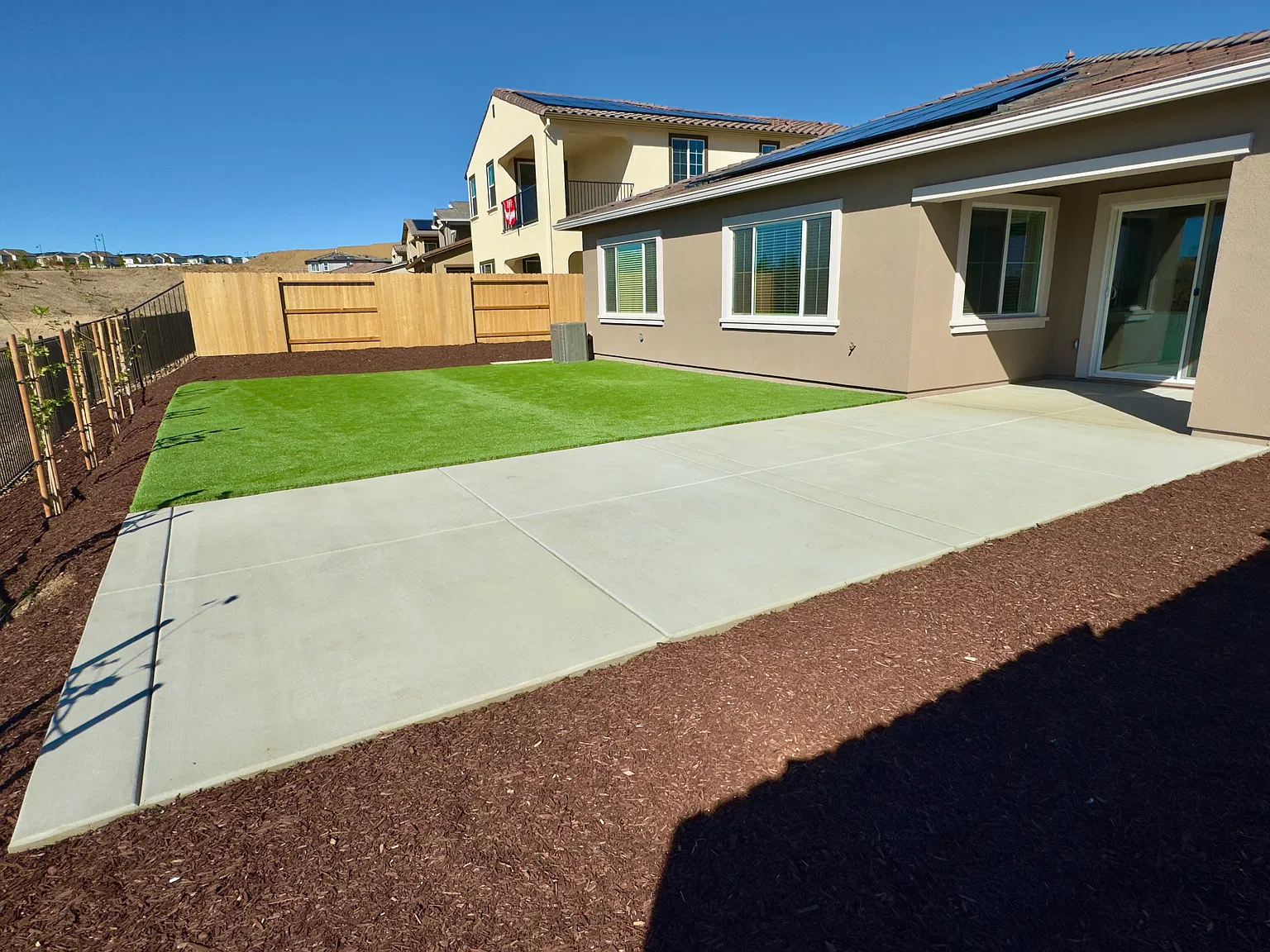 4 bed, 2.5 bath, 2154 sqft, $3,250 — Photo 2