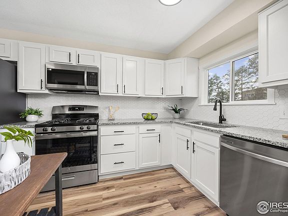 5th image of 121 Willow Cir Dr